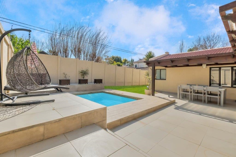 3 Bedroom Property for Sale in Linden Gauteng