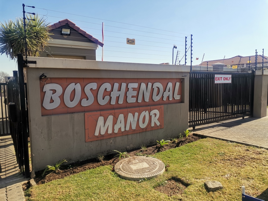 2 Bedroom Property for Sale in Cloverdene Gauteng