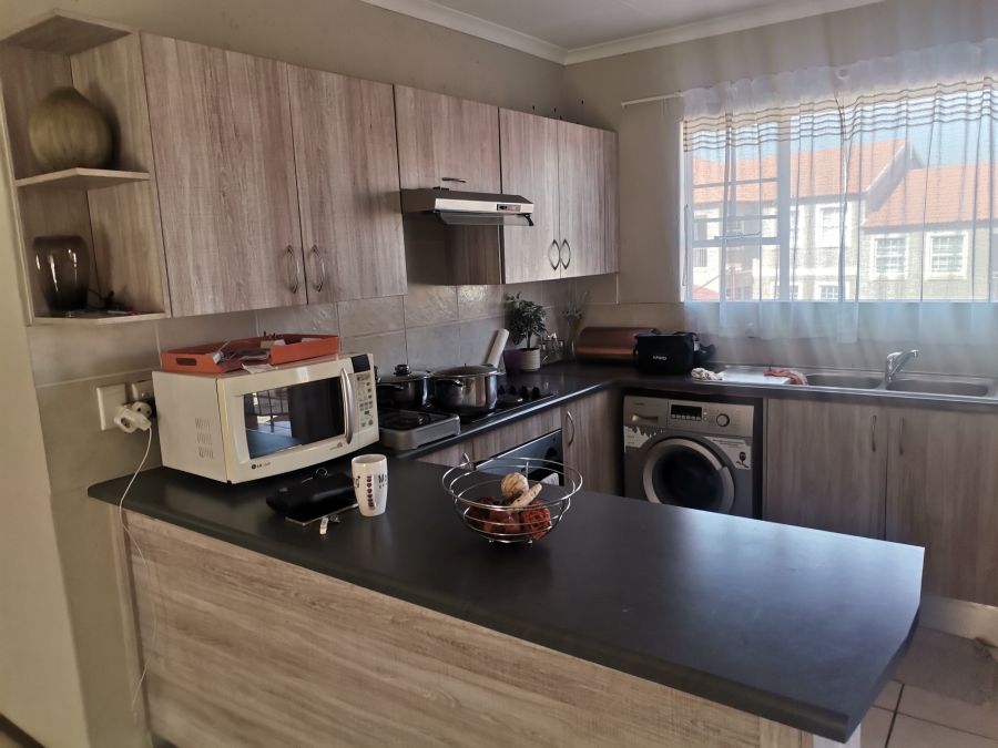 2 Bedroom Property for Sale in Cloverdene Gauteng