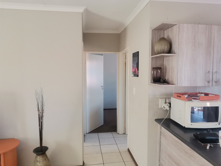 2 Bedroom Property for Sale in Cloverdene Gauteng