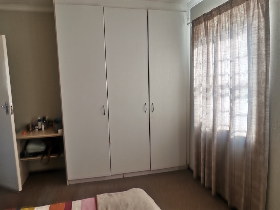 2 Bedroom Property for Sale in Cloverdene Gauteng