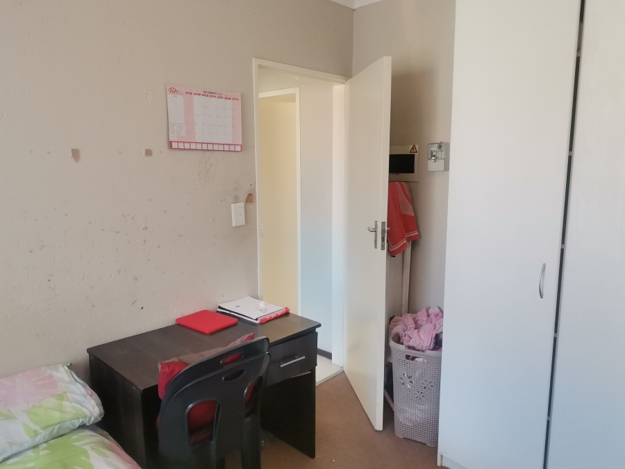 2 Bedroom Property for Sale in Cloverdene Gauteng