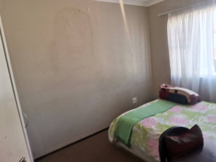 2 Bedroom Property for Sale in Cloverdene Gauteng