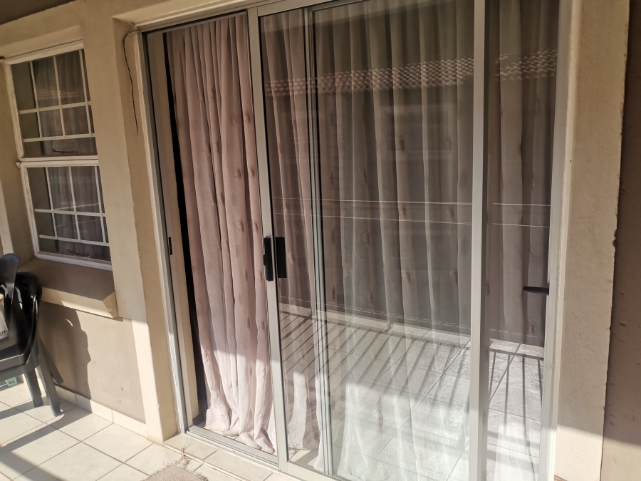 2 Bedroom Property for Sale in Cloverdene Gauteng