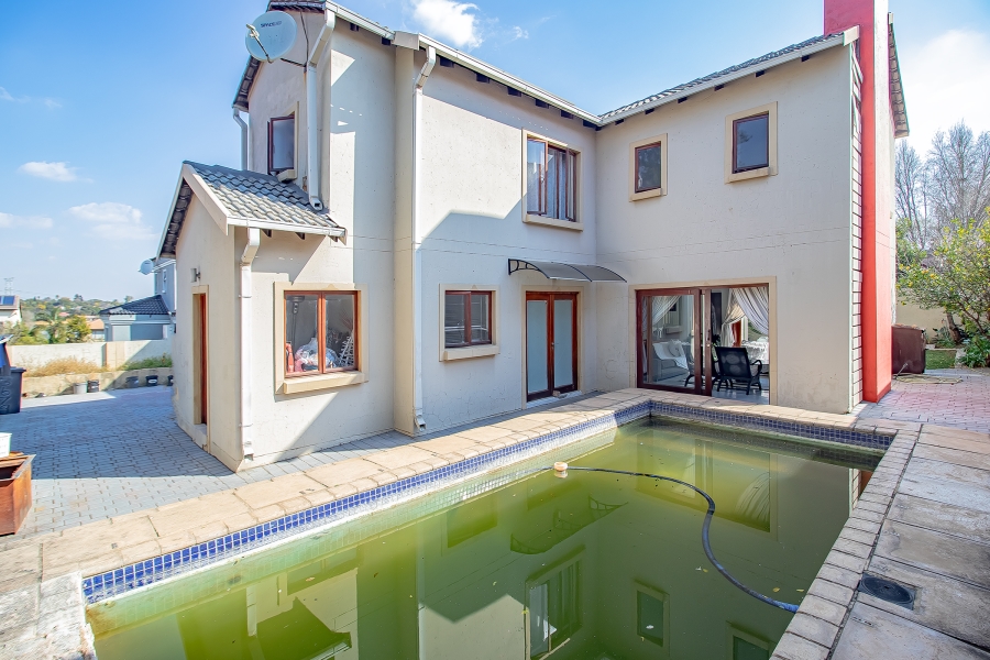 4 Bedroom Property for Sale in Amberfield Gauteng
