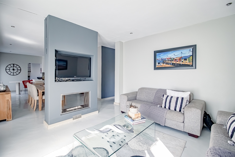 4 Bedroom Property for Sale in Amberfield Gauteng