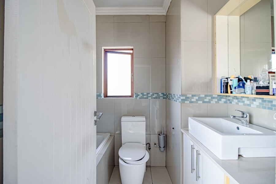 4 Bedroom Property for Sale in Amberfield Gauteng