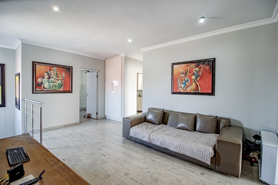 4 Bedroom Property for Sale in Amberfield Gauteng