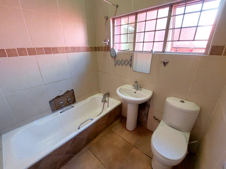 3 Bedroom Property for Sale in Lukasrand Gauteng
