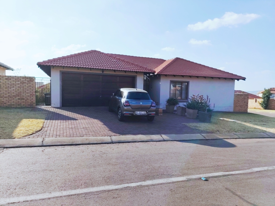 3 Bedroom Property for Sale in Monavoni Gauteng