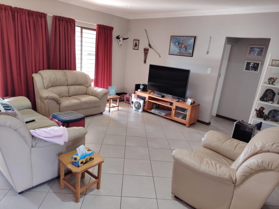 3 Bedroom Property for Sale in Monavoni Gauteng