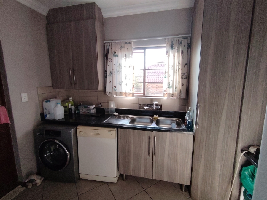 3 Bedroom Property for Sale in Monavoni Gauteng