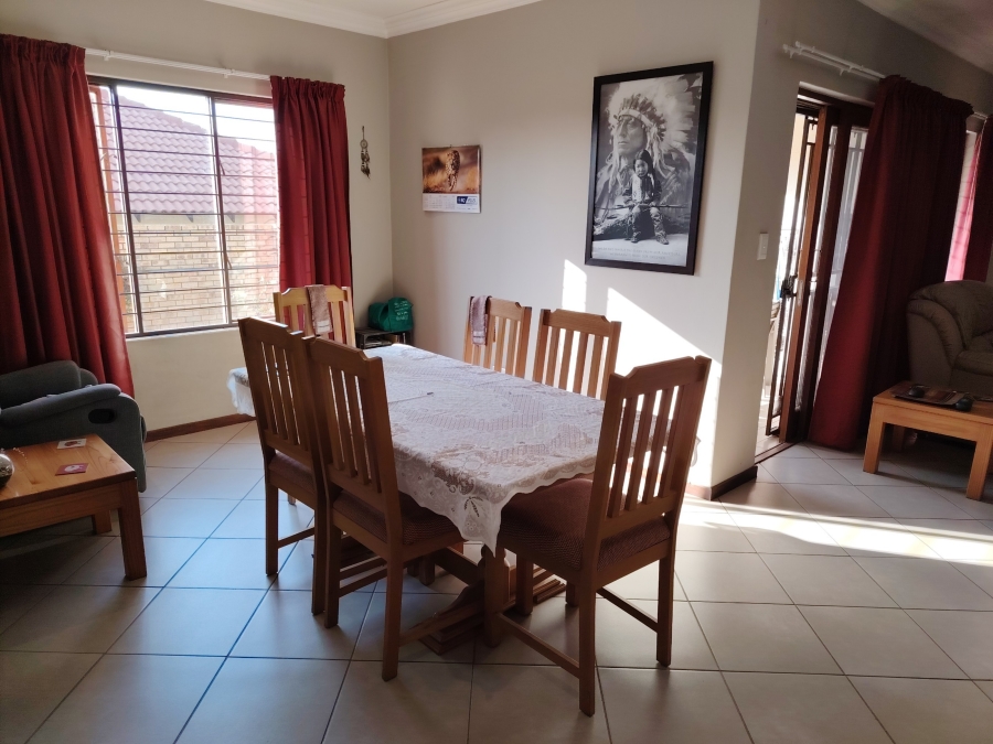 3 Bedroom Property for Sale in Monavoni Gauteng