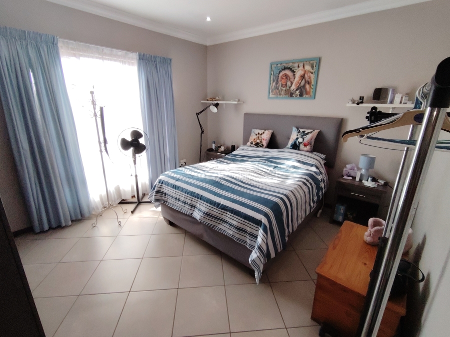 3 Bedroom Property for Sale in Monavoni Gauteng