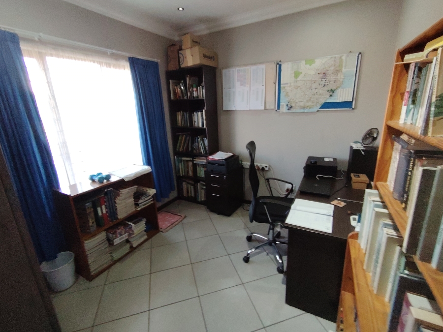 3 Bedroom Property for Sale in Monavoni Gauteng
