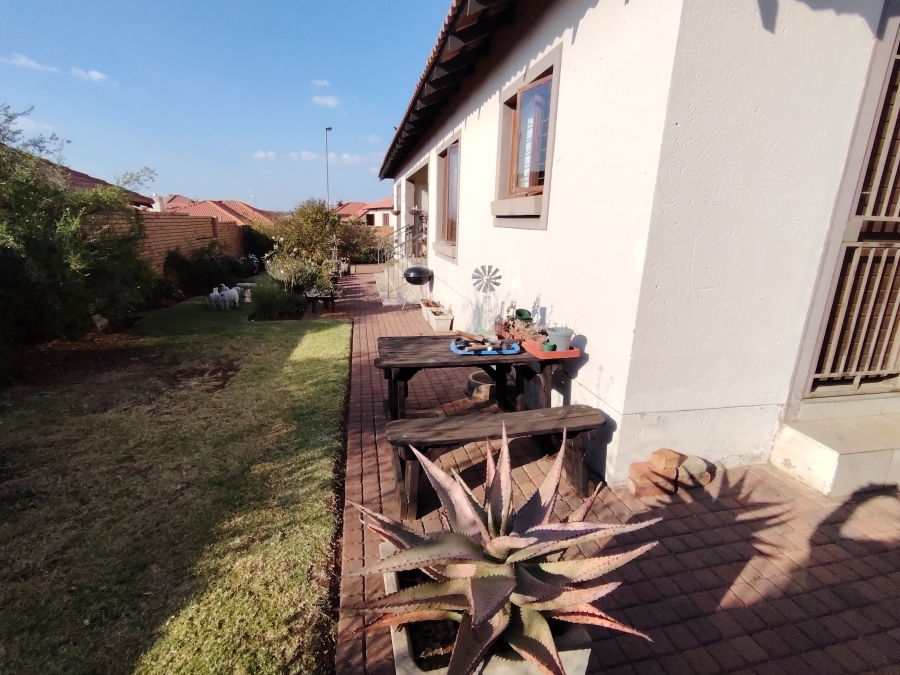 3 Bedroom Property for Sale in Monavoni Gauteng