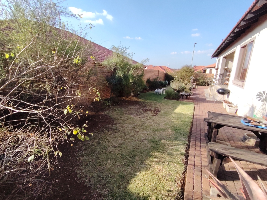 3 Bedroom Property for Sale in Monavoni Gauteng