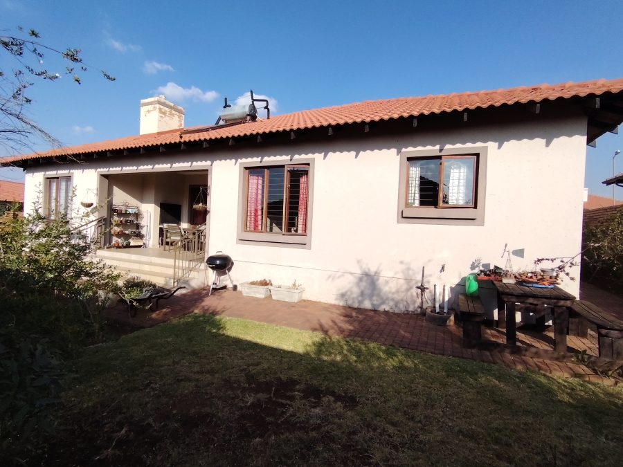 3 Bedroom Property for Sale in Monavoni Gauteng
