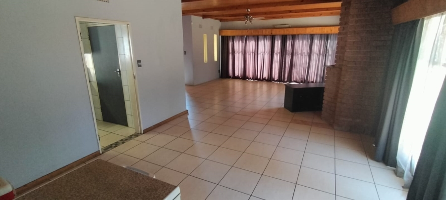 6 Bedroom Property for Sale in Bootha A H Gauteng