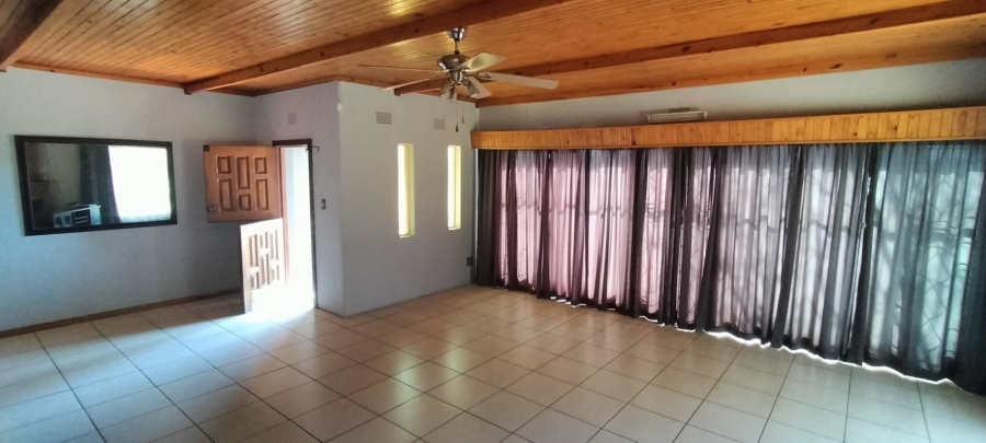 6 Bedroom Property for Sale in Bootha A H Gauteng