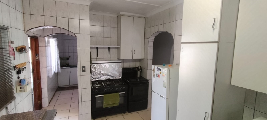6 Bedroom Property for Sale in Bootha A H Gauteng