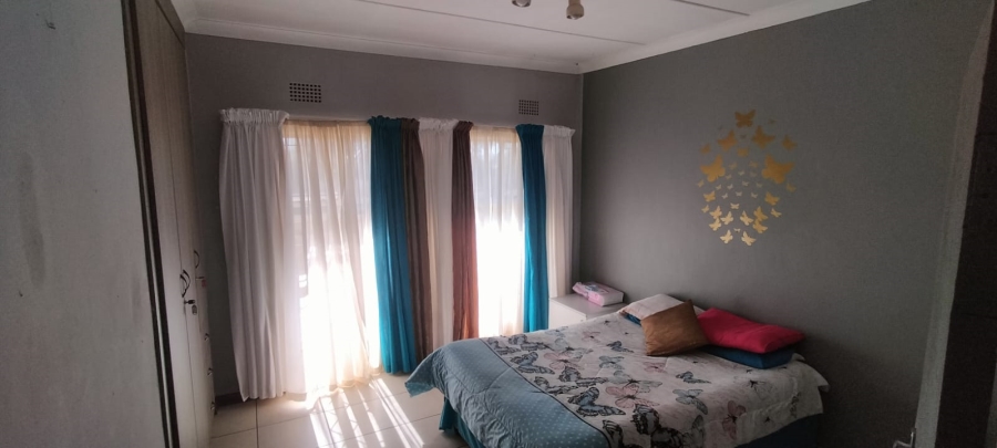 6 Bedroom Property for Sale in Bootha A H Gauteng