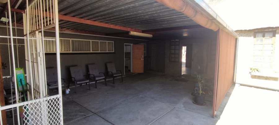 6 Bedroom Property for Sale in Bootha A H Gauteng