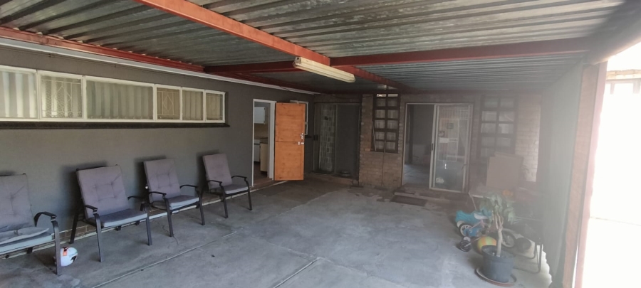 6 Bedroom Property for Sale in Bootha A H Gauteng