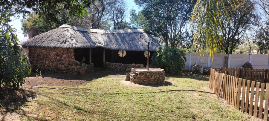 6 Bedroom Property for Sale in Bootha A H Gauteng