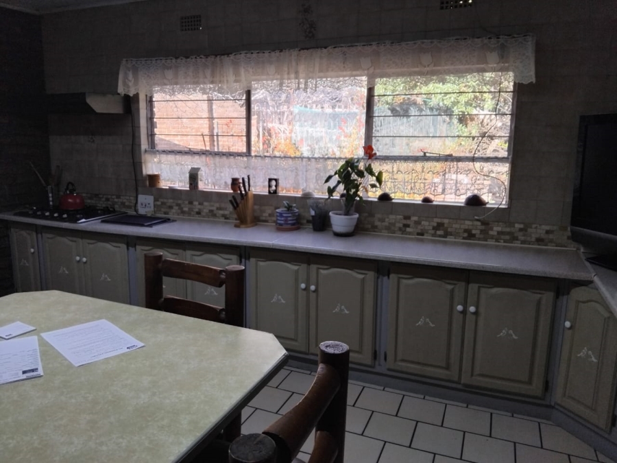 4 Bedroom Property for Sale in Roodekrans A H Gauteng