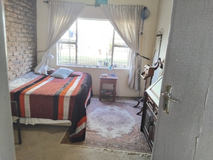 4 Bedroom Property for Sale in Roodekrans A H Gauteng
