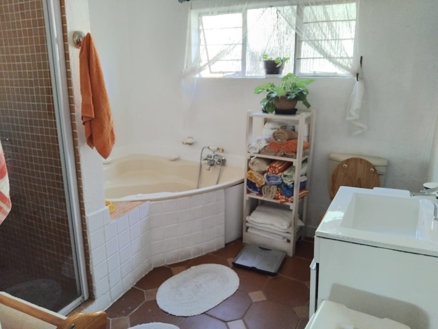 4 Bedroom Property for Sale in Roodekrans A H Gauteng