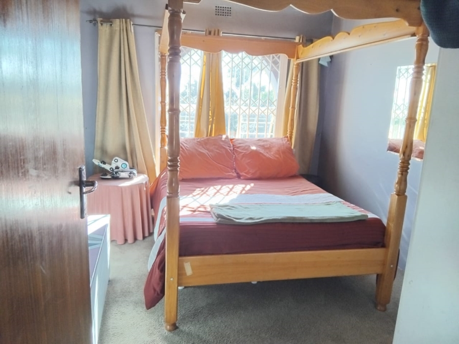 4 Bedroom Property for Sale in Roodekrans A H Gauteng
