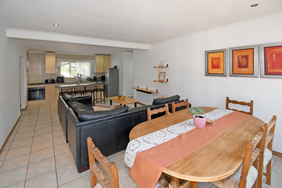 3 Bedroom Property for Sale in Fontainebleau Gauteng
