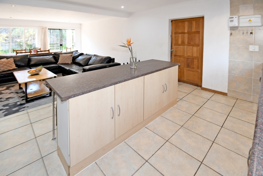 3 Bedroom Property for Sale in Fontainebleau Gauteng