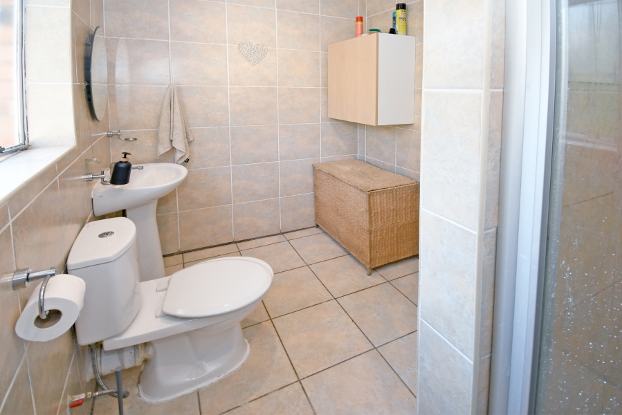 3 Bedroom Property for Sale in Fontainebleau Gauteng