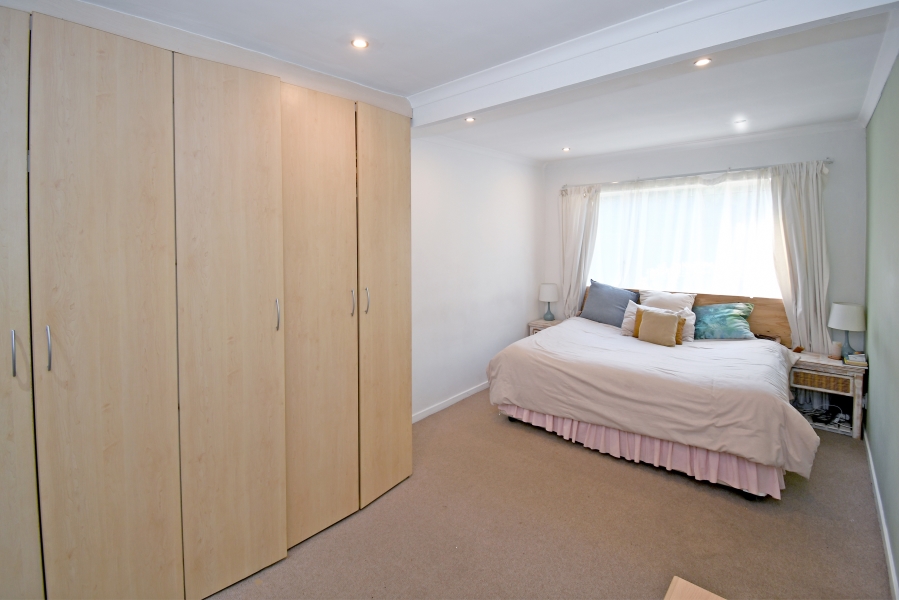 3 Bedroom Property for Sale in Fontainebleau Gauteng