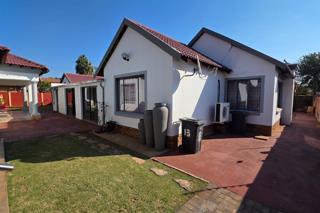7 Bedroom Property for Sale in Doornpoort Gauteng