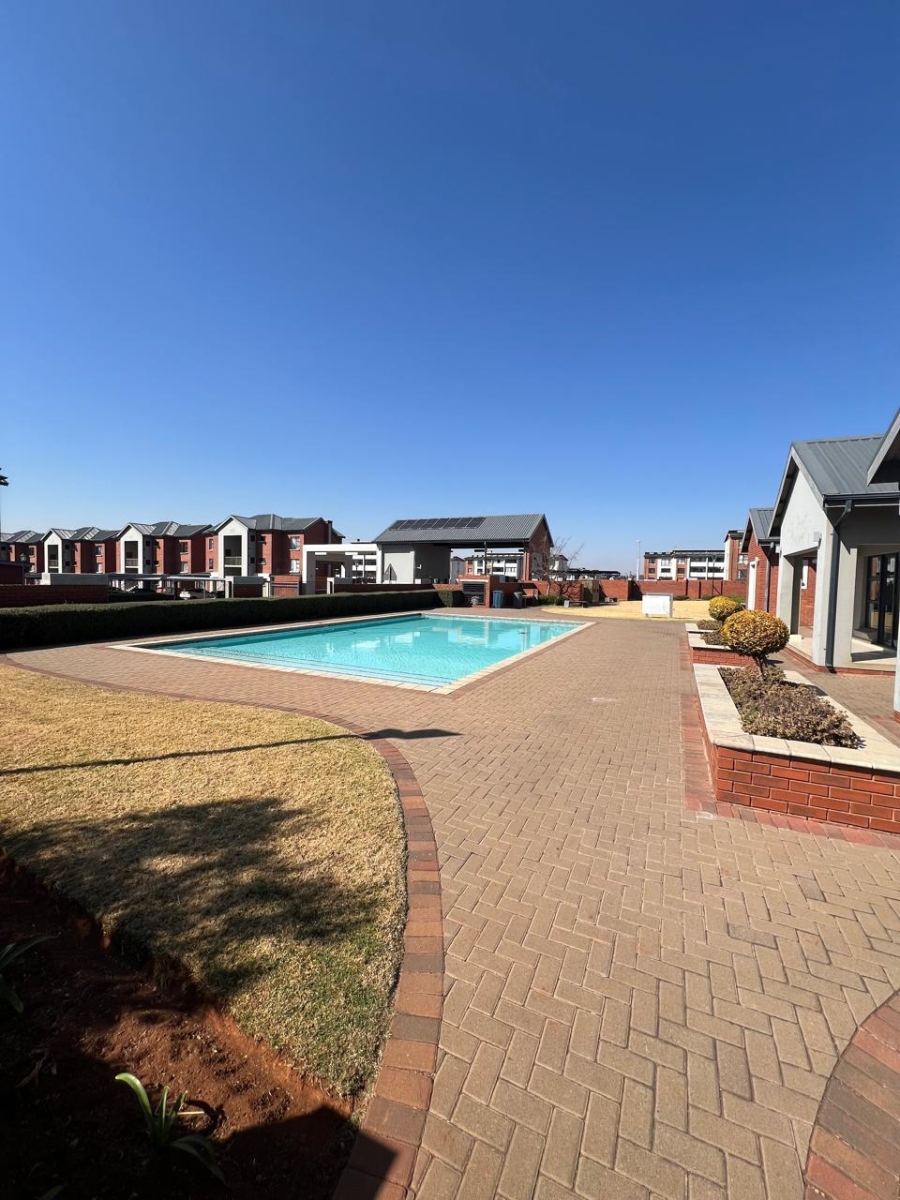To Let 2 Bedroom Property for Rent in Hereford Estate Gauteng