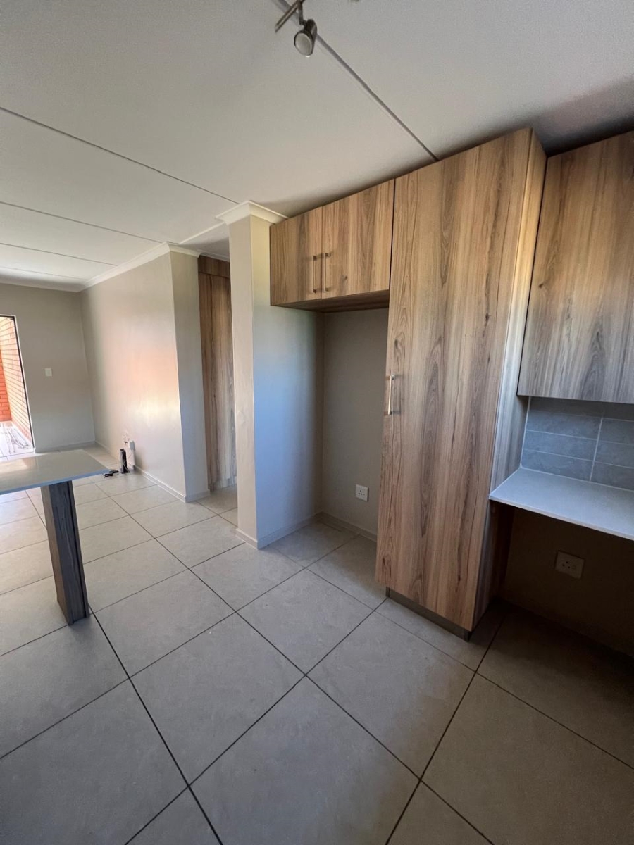 To Let 2 Bedroom Property for Rent in Hereford Estate Gauteng