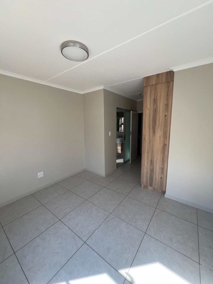 To Let 2 Bedroom Property for Rent in Hereford Estate Gauteng