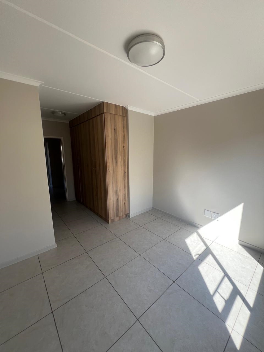 To Let 2 Bedroom Property for Rent in Hereford Estate Gauteng