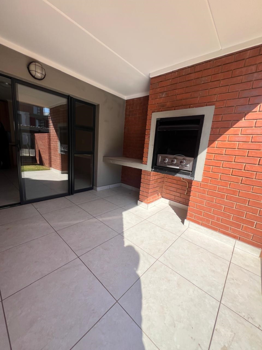 To Let 2 Bedroom Property for Rent in Hereford Estate Gauteng