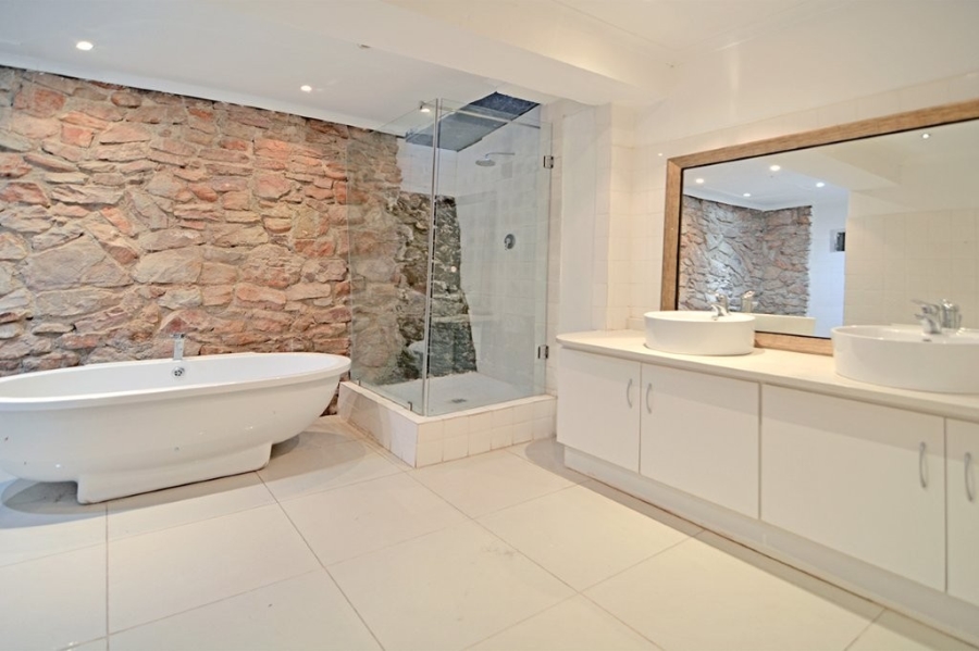 3 Bedroom Property for Sale in Mountain View Gauteng