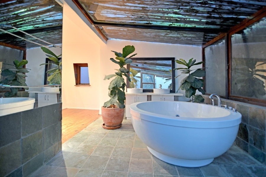 3 Bedroom Property for Sale in Mountain View Gauteng