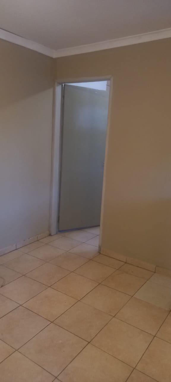 To Let 1 Bedroom Property for Rent in Kibler Park Gauteng