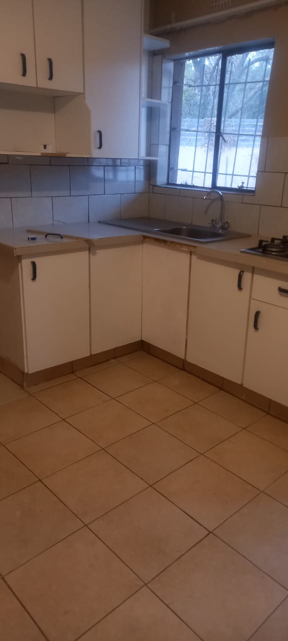To Let 1 Bedroom Property for Rent in Kibler Park Gauteng