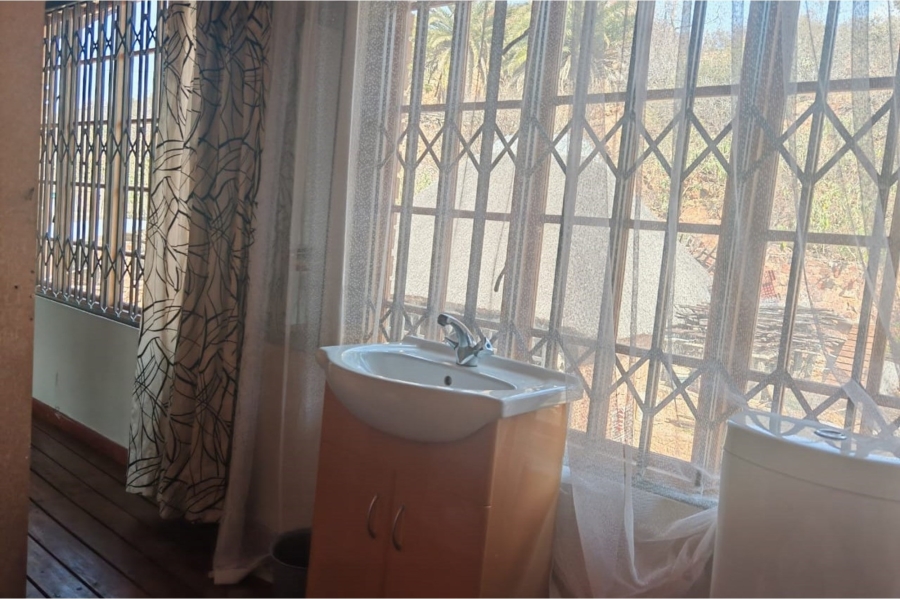3 Bedroom Property for Sale in Vaaloewer Gauteng