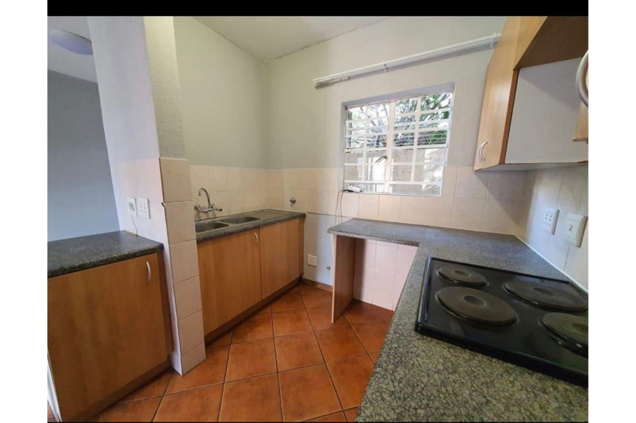 2 Bedroom Property for Sale in La Montagne Gauteng
