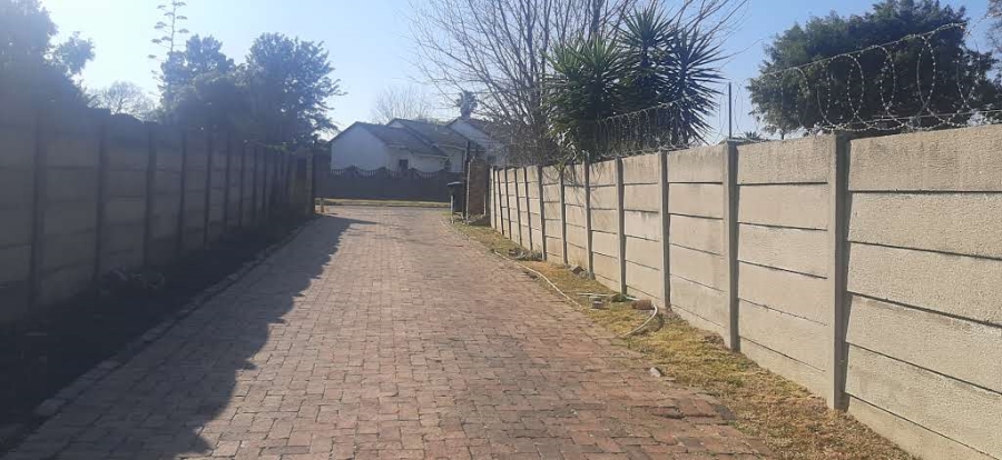 5 Bedroom Property for Sale in Esther Park Gauteng